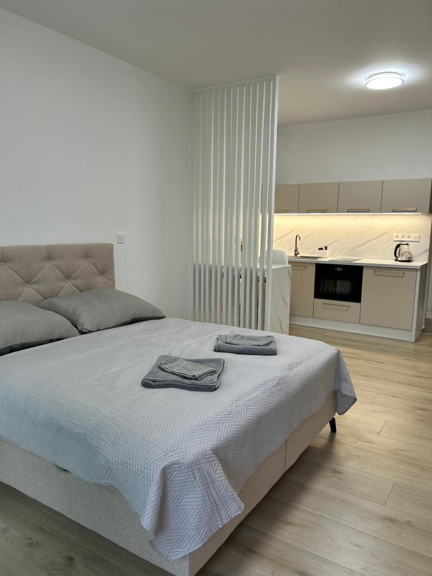 Ar Queen Island Košice Extérieur photo